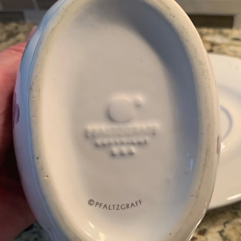 Pfaltzgraff Grapevine Gravy Boat